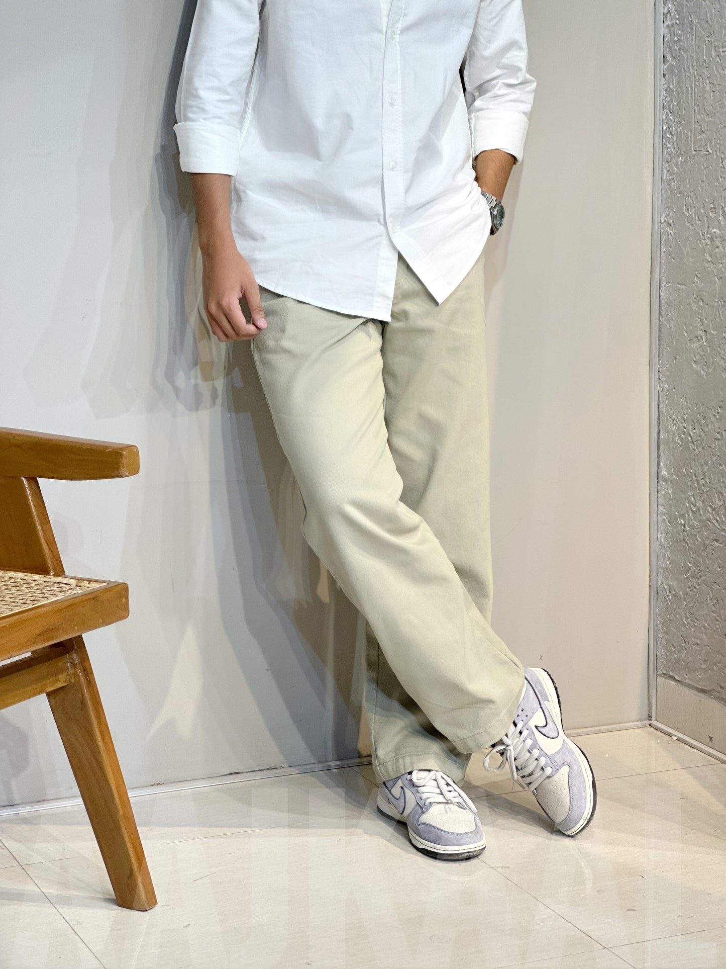 The Earth Tone Fit - White x Olive