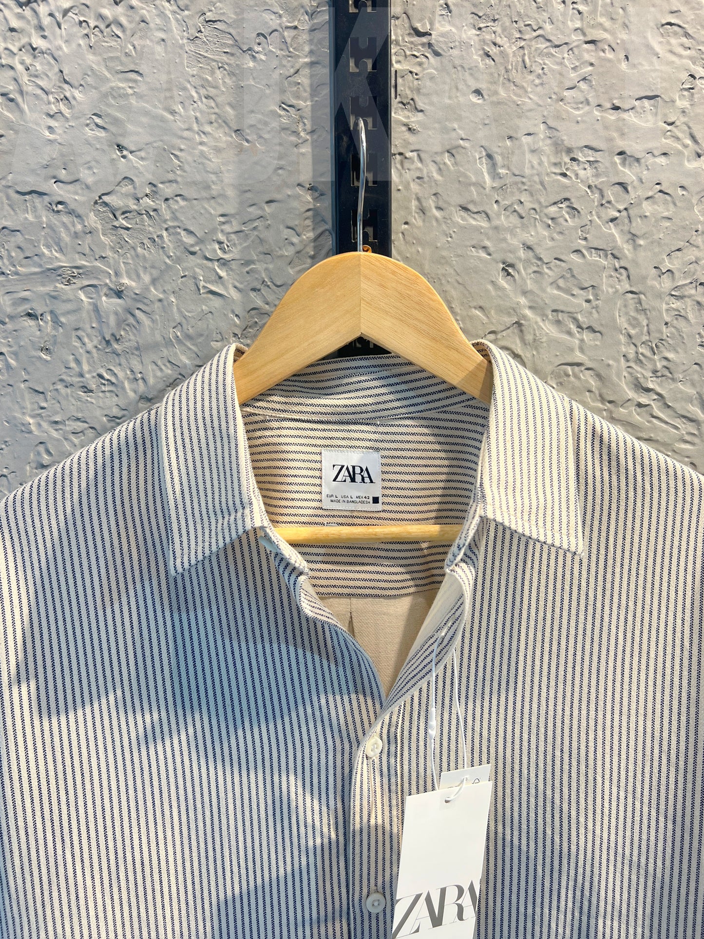 Off-white Gentle Stripe Full Sleeve Shirt