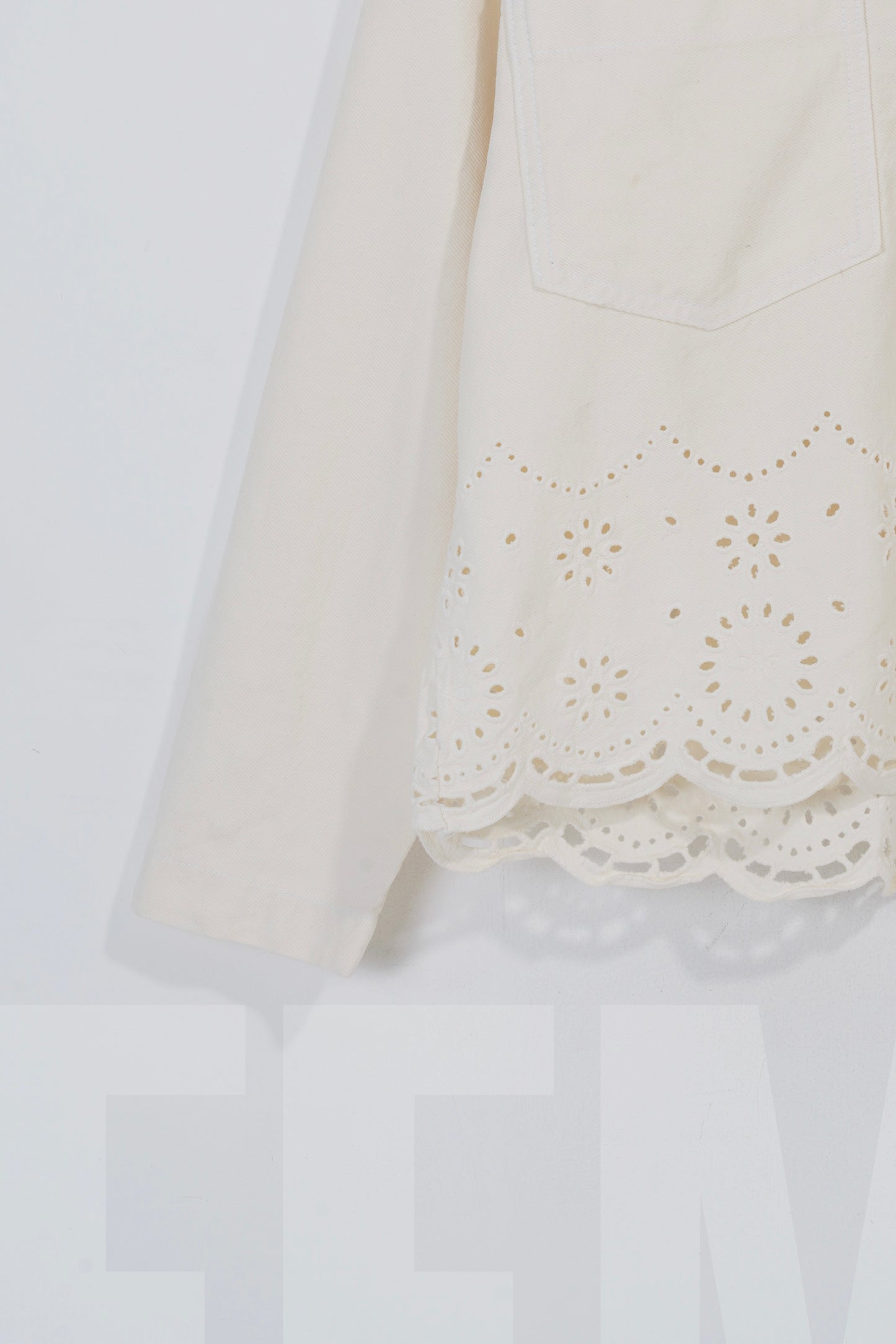 Femme Off-white Denim Embroidered Shacket.