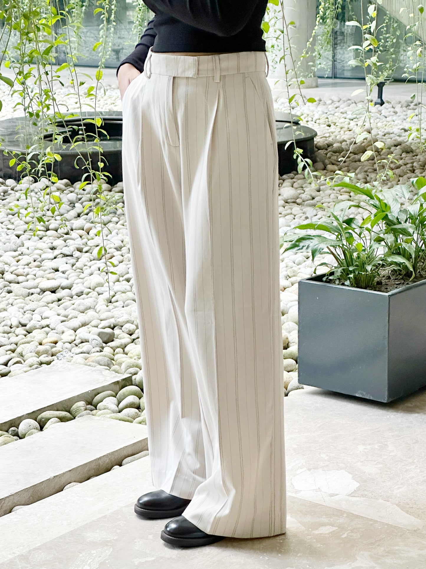 Urban Off-white High Waist Wide Leg Pant