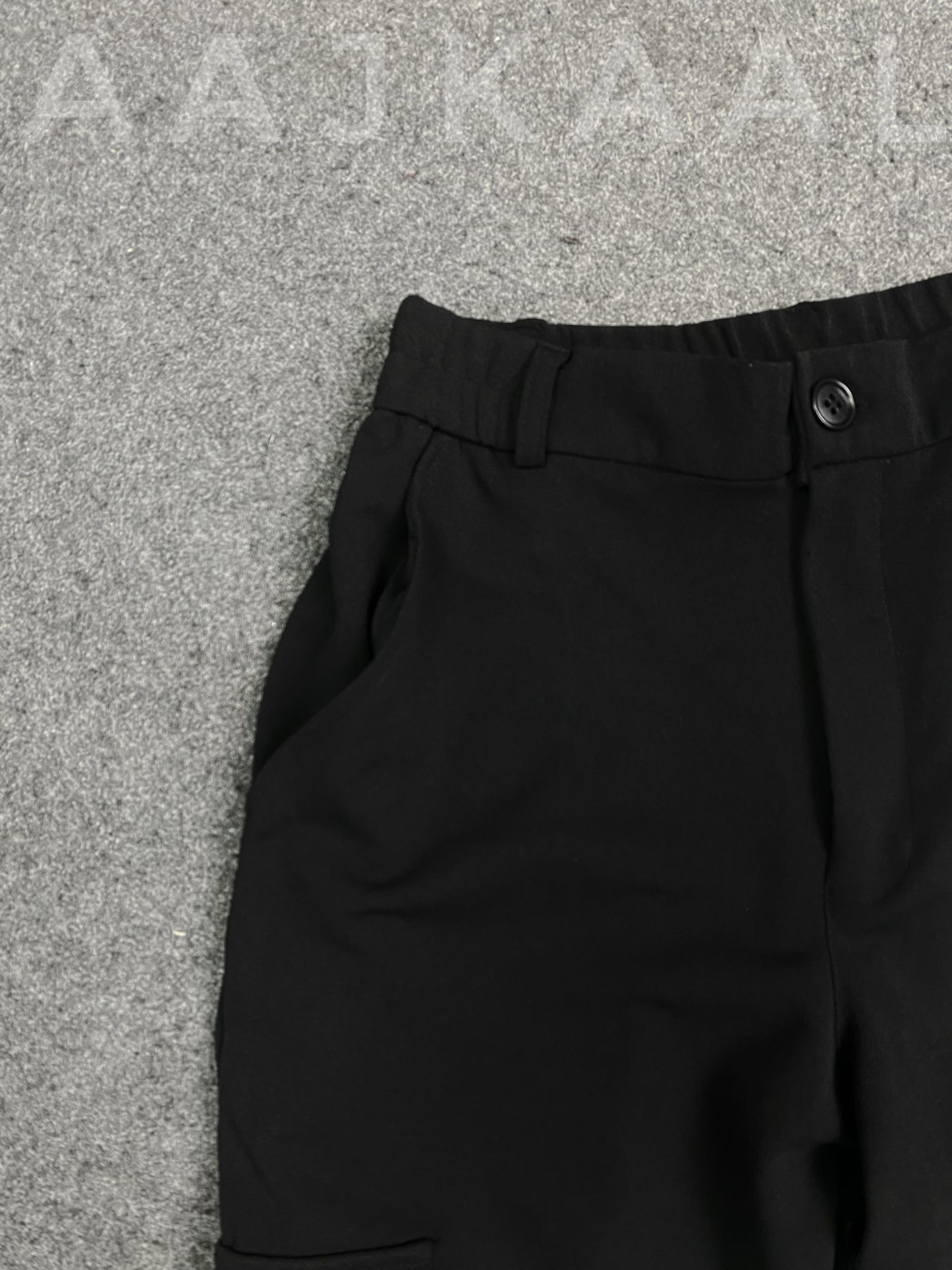 Black 6 Pocket Cargo Pants