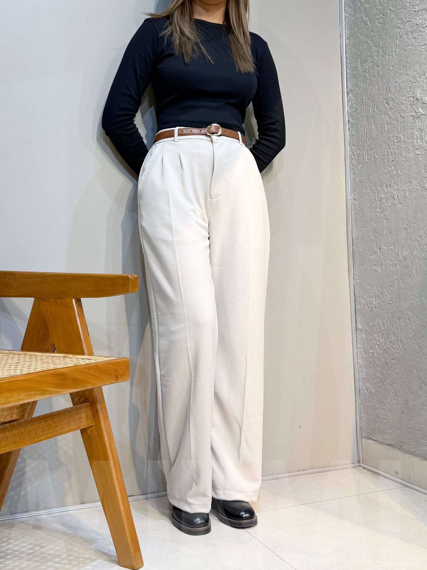 Off-White Loose Fitted Wide Leg Pant