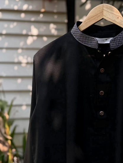 Black Elegant Embroidered Panjabi