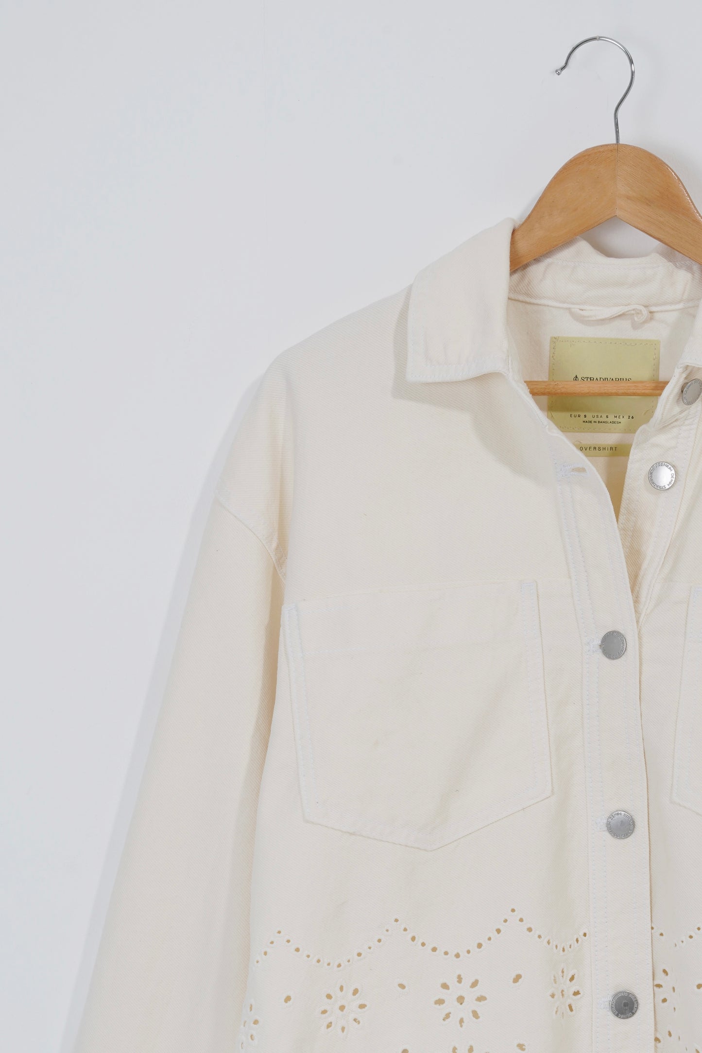 Femme Off-white Denim Embroidered Shacket.