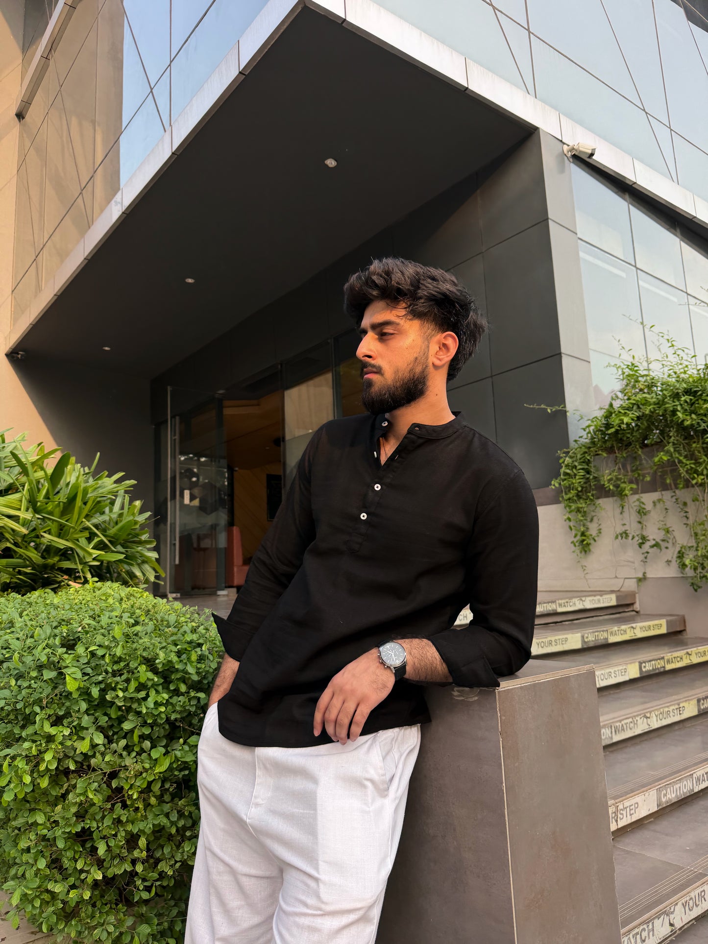 Aajkaal Black Henley Katua