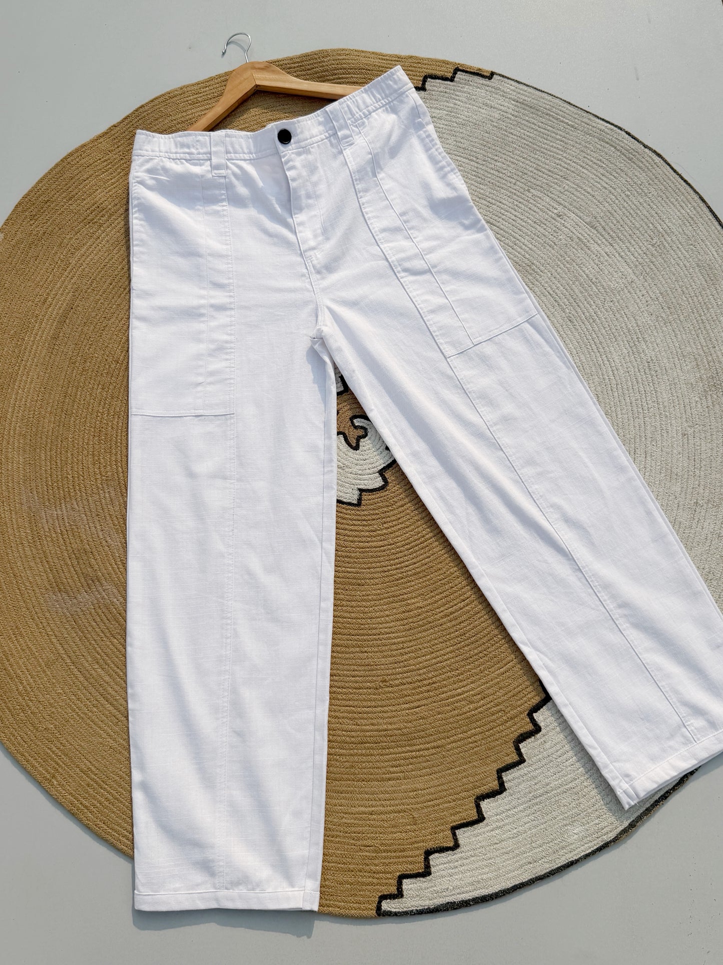 White Breeze Baggy Pant