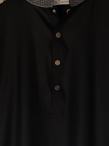 Black Elegant Embroidered Panjabi