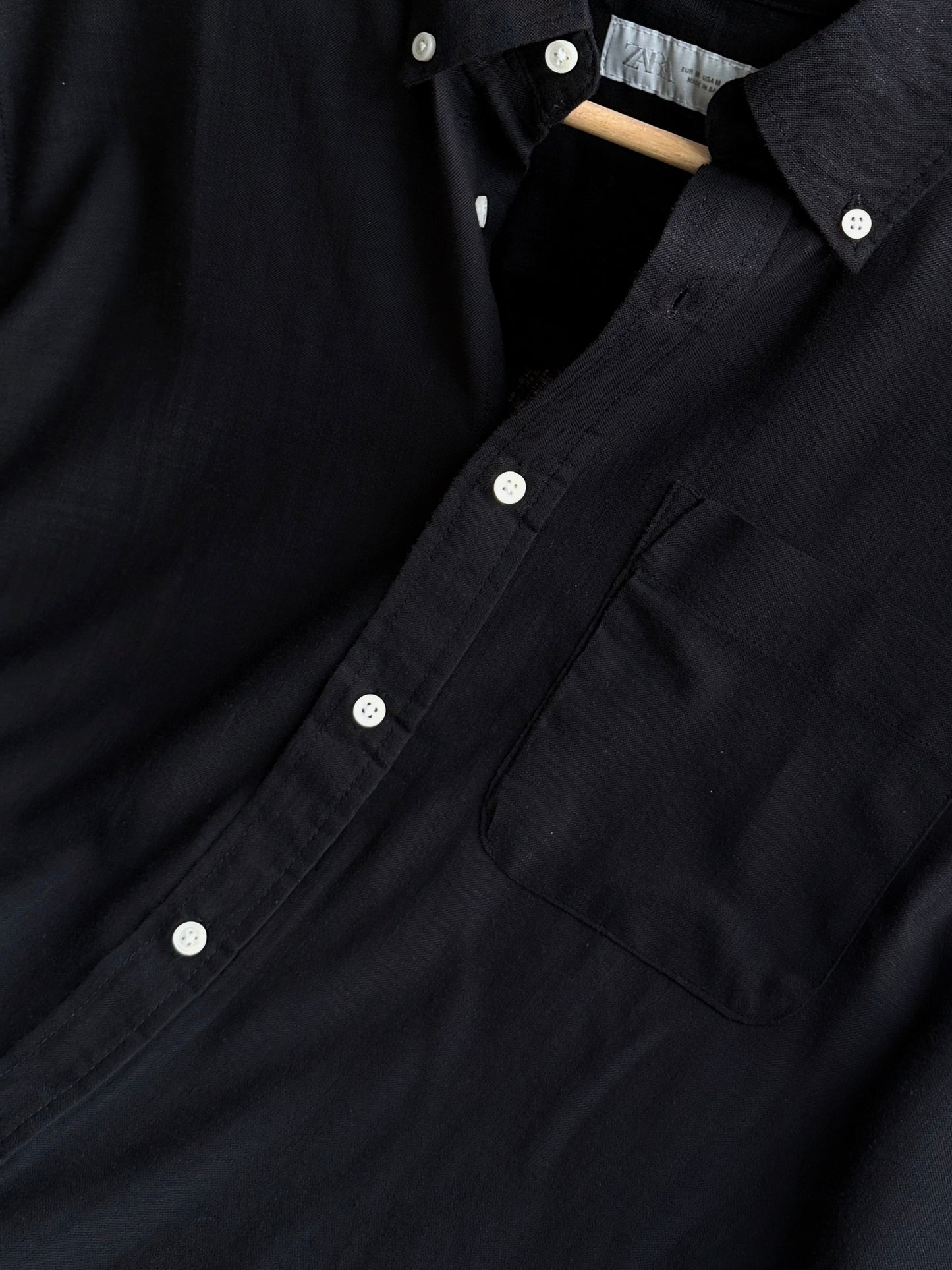 The Noma Linen Shirt - Black