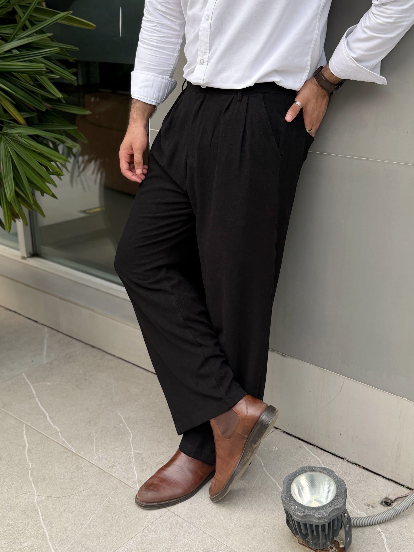 Aajkaal Pleated Wide-Leg Linen Pant – Black