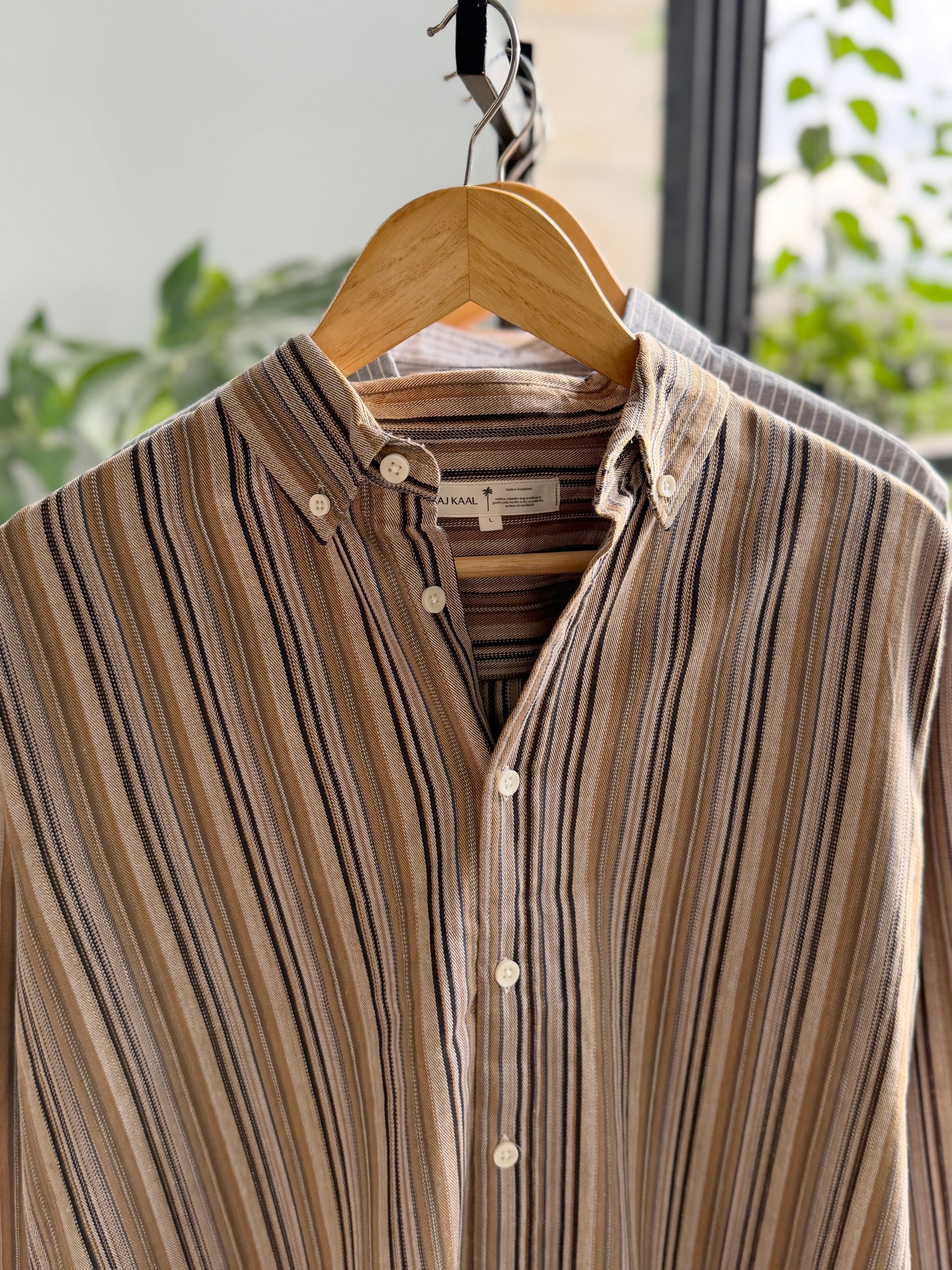 The Finesse Shirt - Mocha Brown Stripe