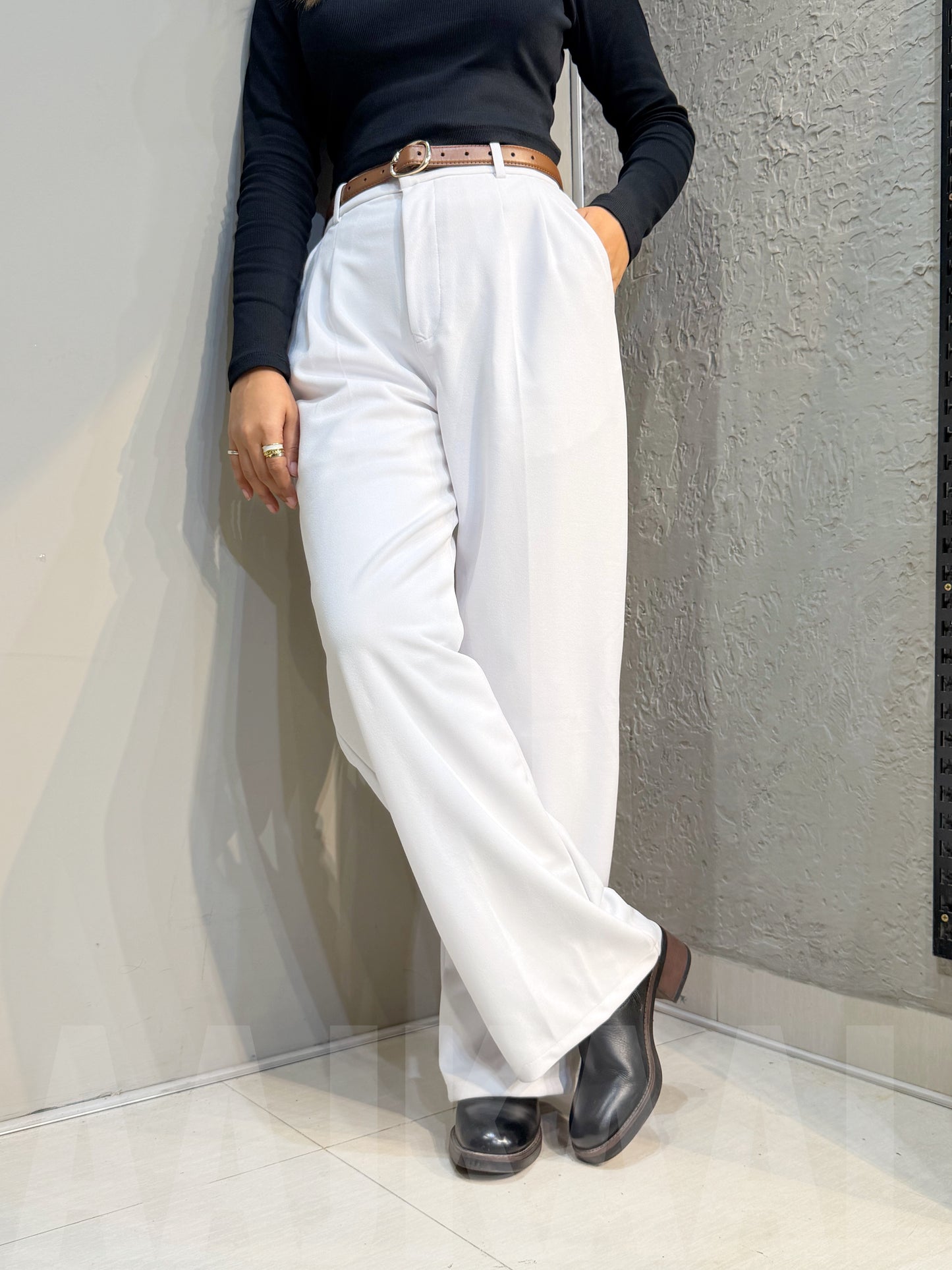 White Loose Fitted Wide Leg Pant